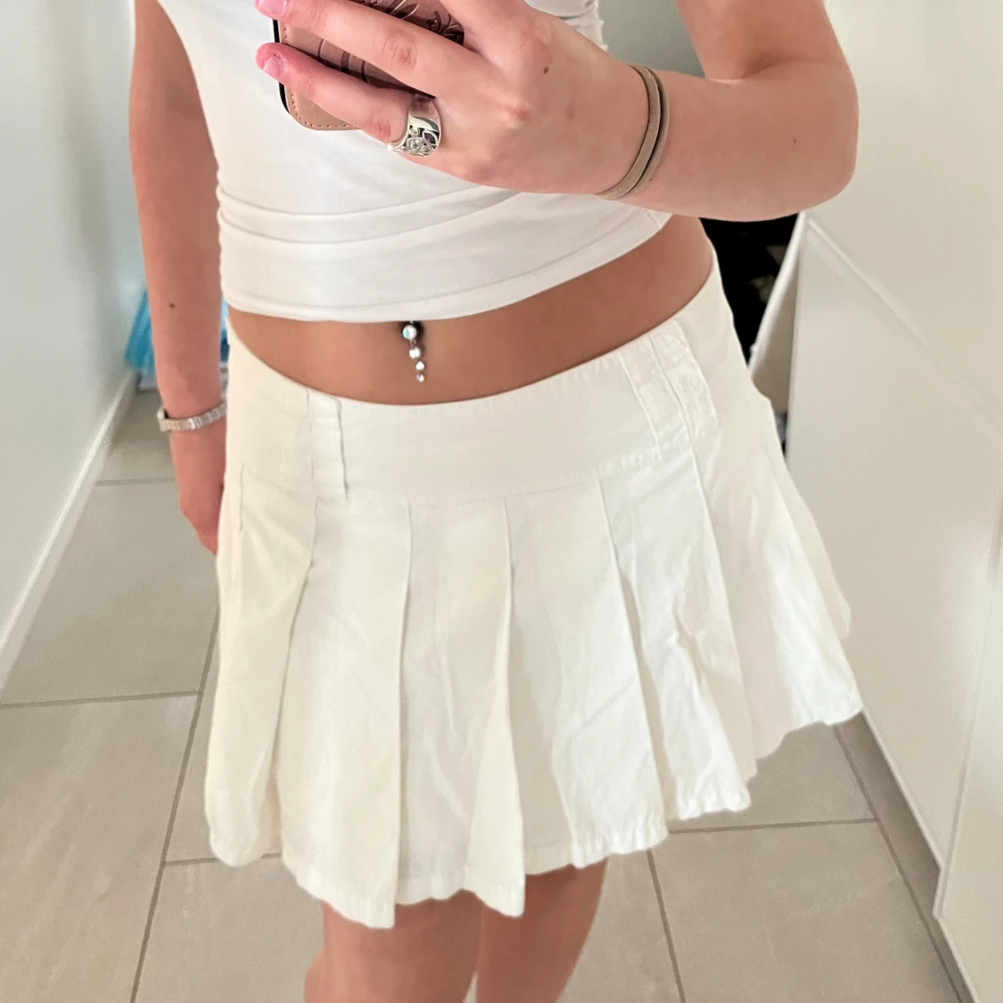 Vit kjol från Bik Bok - 93