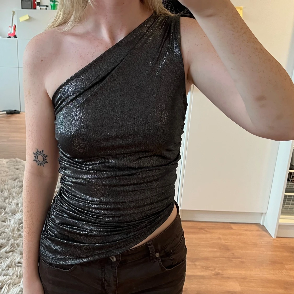 Svart/ silvrig fest topp - 2