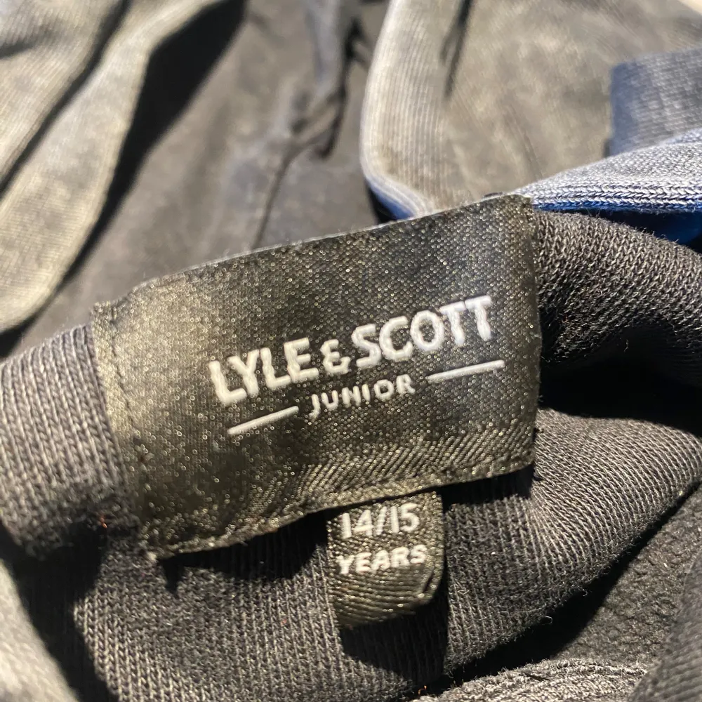 Lyle scott hoodie. Hoodien är aldrig använd hundra procent bomull storlek S/M. Hoodies.