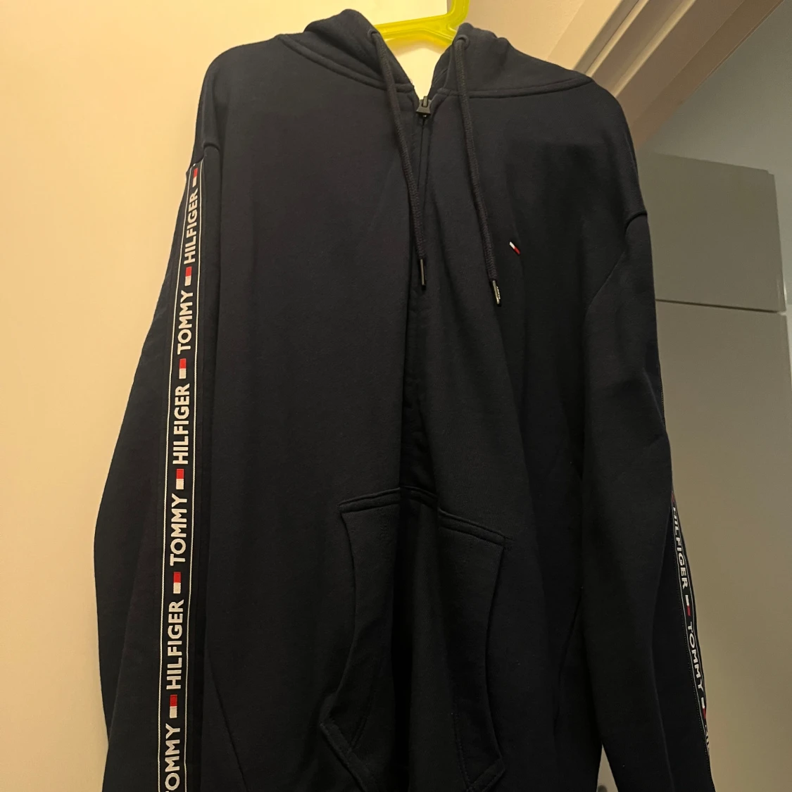 tommy hilfiger hoodie HELT NY utan prislapp