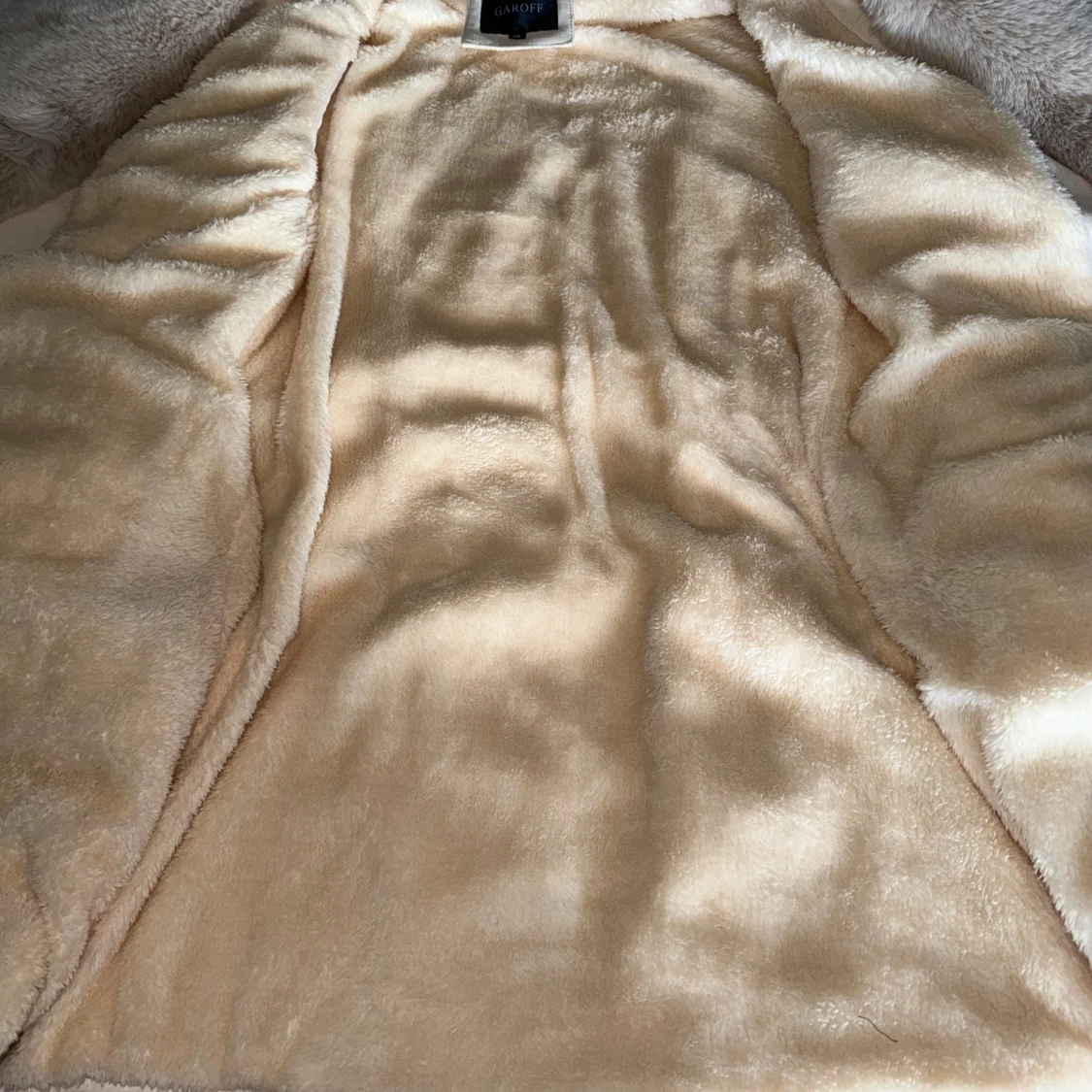 Beige pälsjacka från Garoff - 90