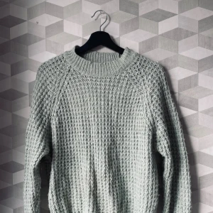 Stickad tröja - Fin stickad tröja ifrån lager157, sparsamt använd