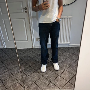 Blend jeans - Säljer mina blend jeans som är i mycket bra skick. Det är i storlek 30/32. Nypris 599kr. Kom gärna med prisförslag!!