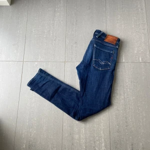 Replay Anbass Jeans  - Säljer nu dessa blå replay Anbass jeans, skriv för fler bilder/frågor🙌🏼