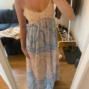 Långklänning med mönster  - Jag är 163 och den är lite lång för mig💓