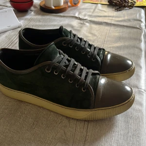 Mörk gröna lanvin - Mörk gröna lanvin storlek 44, är fortfarande i bra skick Pris kan diskuteras vid snabb affär