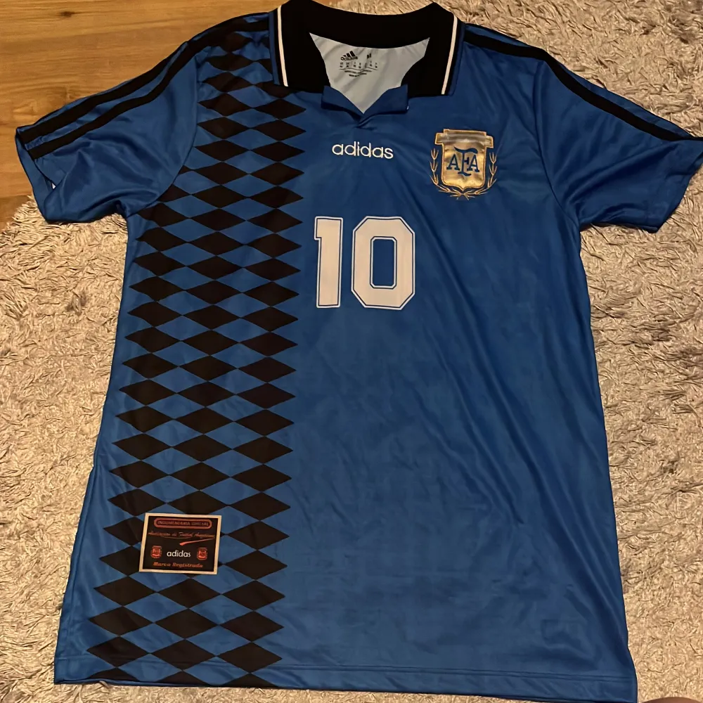 Denna feta Argentina tröja säljs eftersom den inte kommer till någon användning. Den är helt ny och endast använd en gång. . Sportswear.