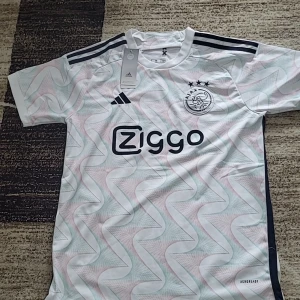 Ajax away kit - Ajax away kit med etikett samt påse