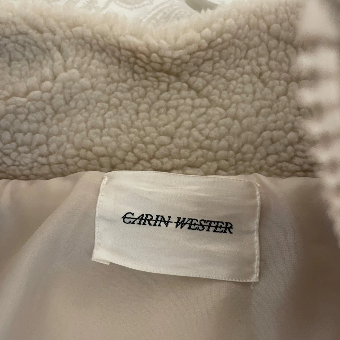 Beige teddyjacka från Carin Wester - 90