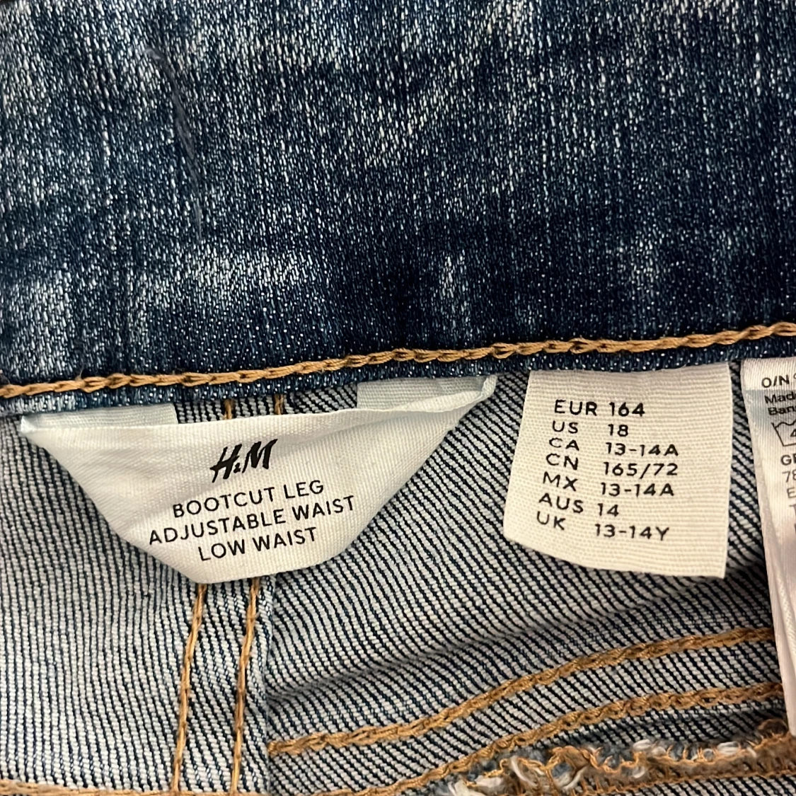 Blå bootcut jeans från H&M - 2