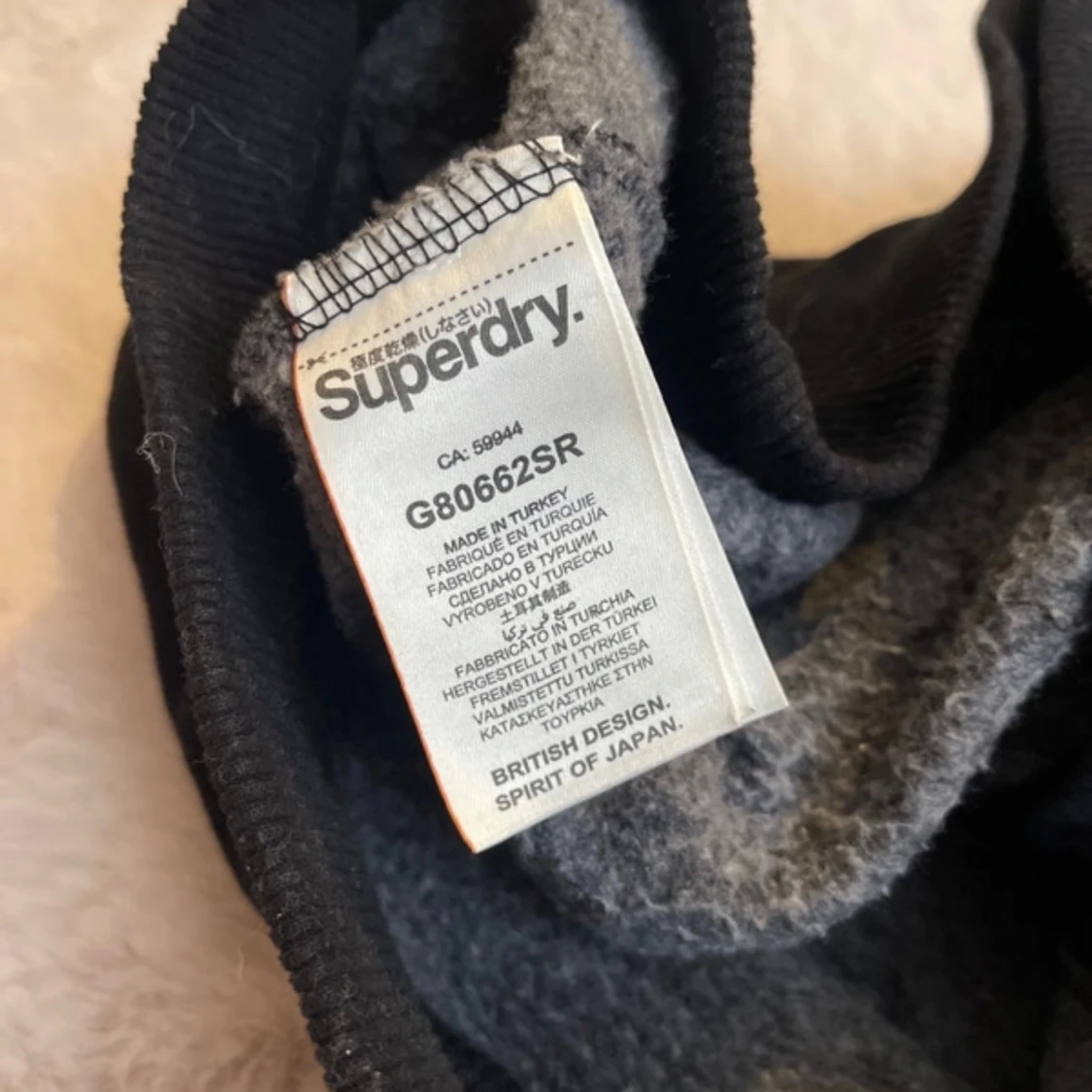 Svart hoodie från Superdry - 93