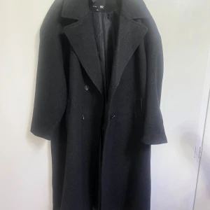Mörkgrå kappa från 157 - Helt ny kappa i storlek Xl                                               Nypris 600💗