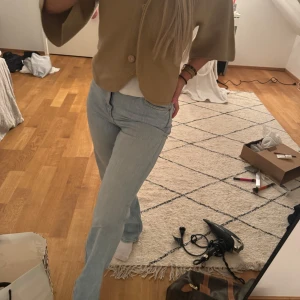 Monki jeans - Blå jeans i storlek 27 så fina och sköna