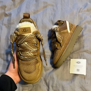 UGG Lowmel - Säljer dessa eftertraktade ugg lowmel i storlek 37 som är i nyskick 