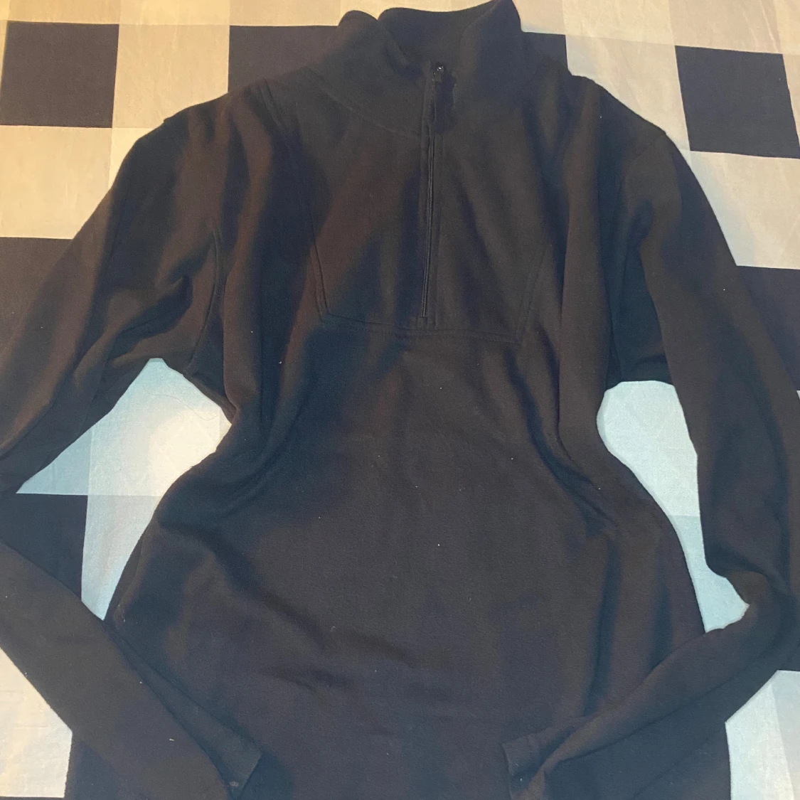 Svart långärmad tröja med dragkedja - 91