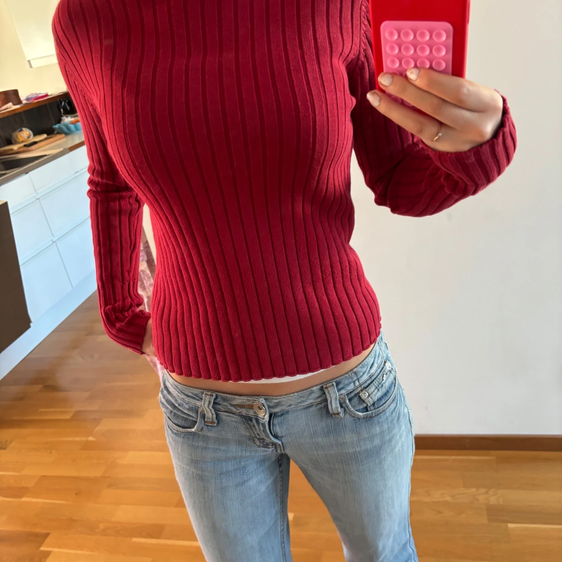 Röd ribbad polotröja - 1