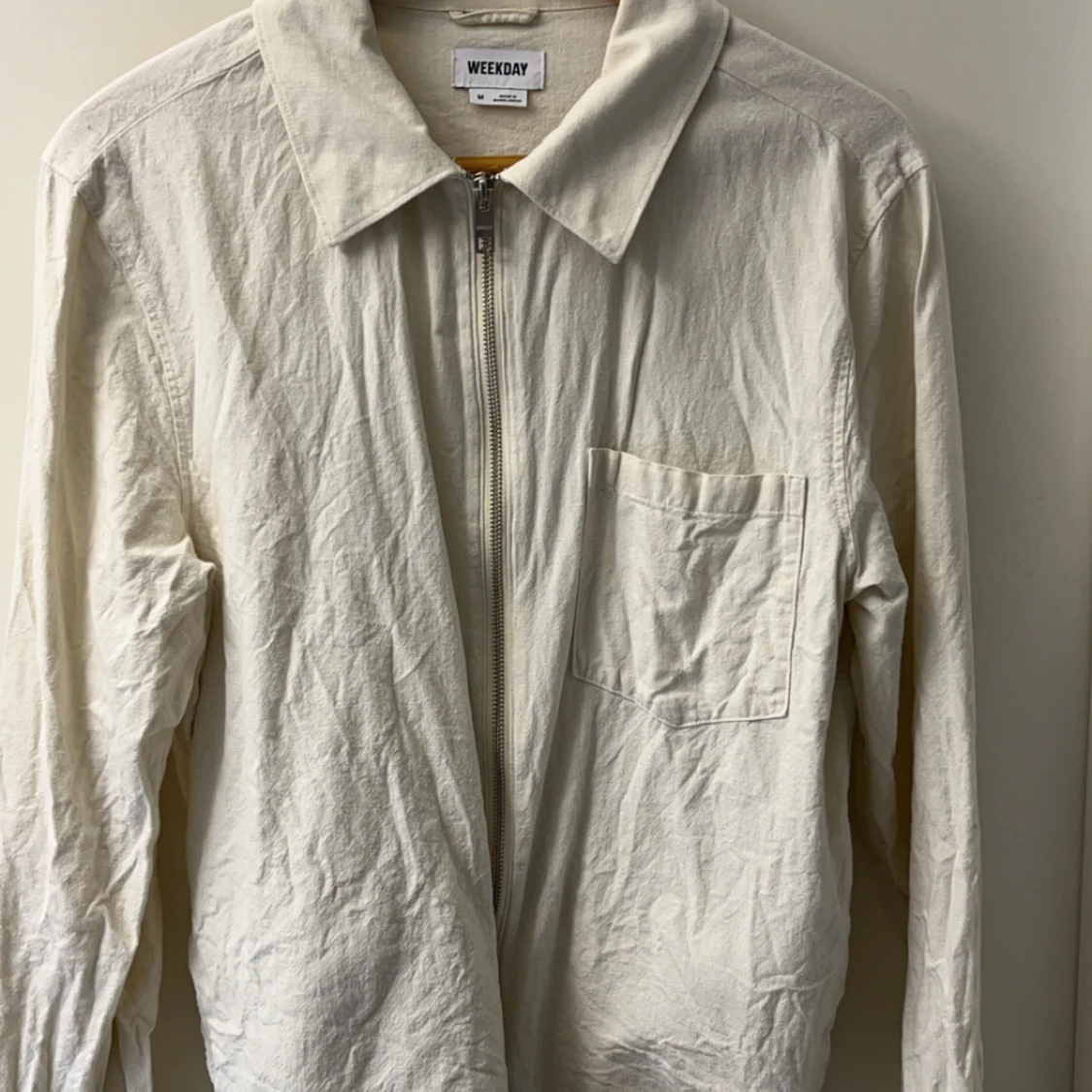 Beige overshirt från Weekday
