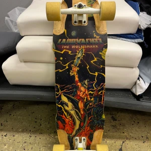 LandyYachtz The Wolfshark longboard - LandyYachtz the wolfshark longboard  Otroligt rolig longboard i kurvorna.   Använd men i bra skick.  Pris: 1000