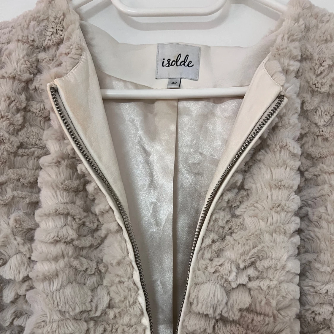 Beige teddyjacka från Isolde - 2