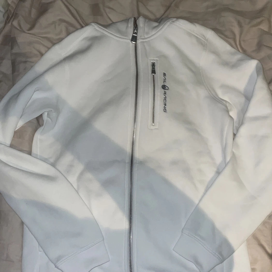 Vit hoodie från Sail Racing - 4