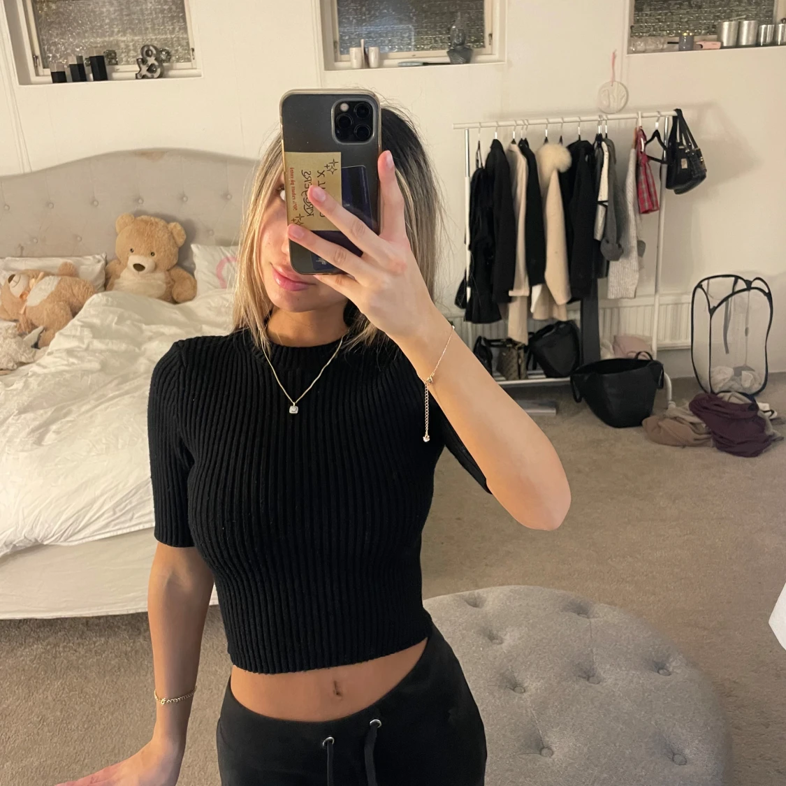 Svart ribbad croppad topp - 1