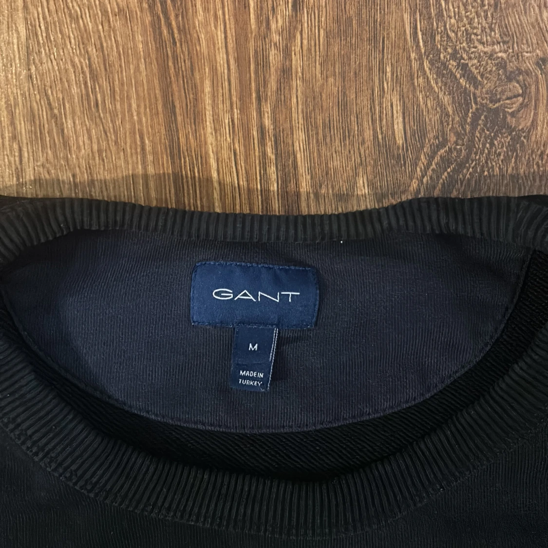 Svart sweatshirt från GANT - 2