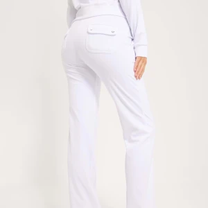 Vita Juicy Couture  - Säljer dessa eftersom att de inte kom till användning och föredrar mina svarta 