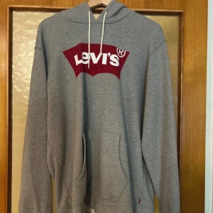 Levis hoodie - Ny skick, inga skador 