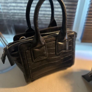 Väska  - Väska från Zara i bra skick.