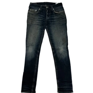 True religion jeans - Säljer dessa asfeta trueys. Små defekter som syns på bakfickorna. Kom dm för mått, priset kan diskuteras vid snabb affär.