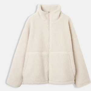 Teddyjacka  - Beige teddyjacka från Carin Wester 