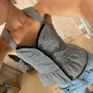 Topp - SUPER snygg rutig topp