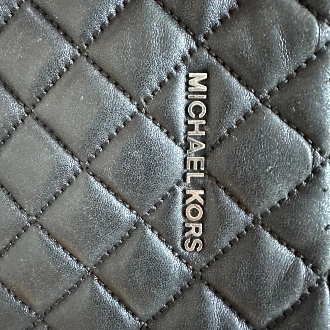 Svart quiltad axelväska från Michael Kors - 90