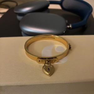 Jätte fin armband  - Unikt armband från juicy couture som är sååå fint🙏