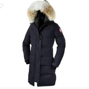 canada goose shelburne parka.  Storlek S