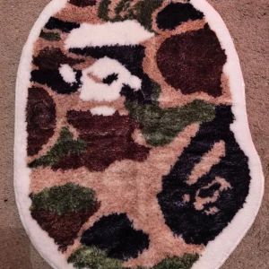 Bape Matta - Fluffig, helt ny, 50x70cm storlek