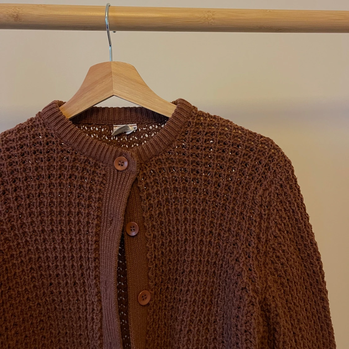 Brun stickad kofta - 90