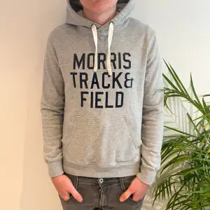 Morris hoodie herr | Skick: 9,7/10 | Size - Xs | Märke - Morris | Fraktar via postnord eller instabox på köparens bekostnad | Hör av dig vid minsta fråga eller fundering // RDL