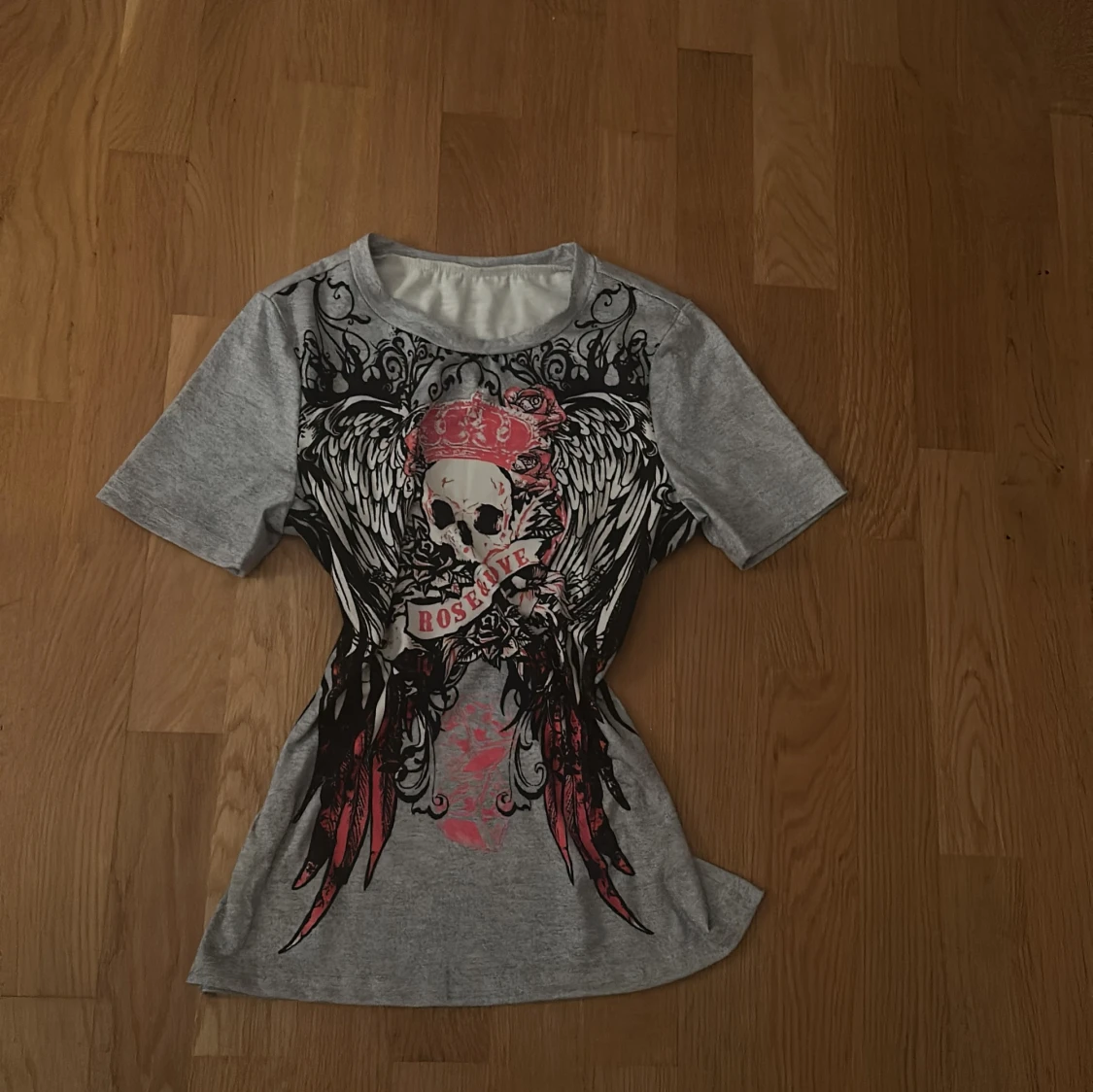 Grå t-shirt från temu