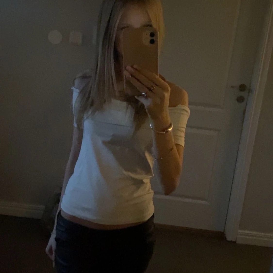 Vit offshoulder topp