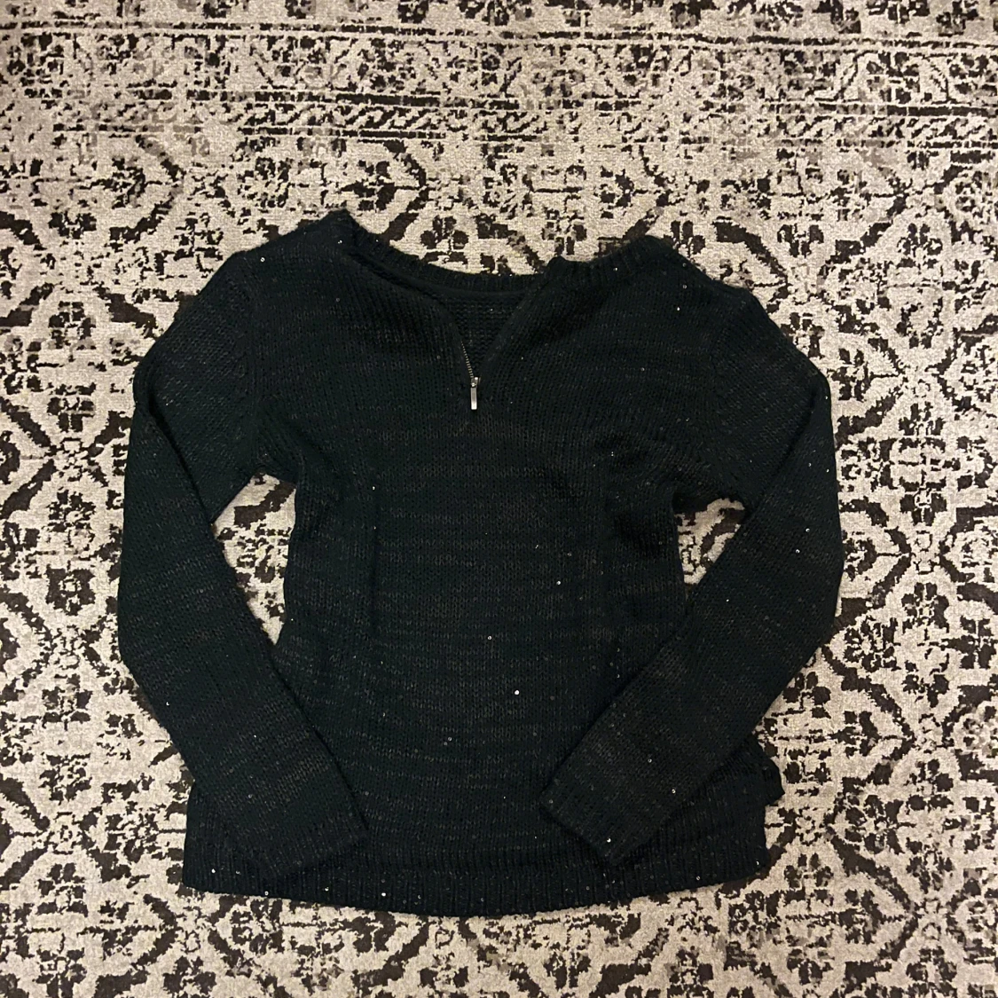 Svart stickad tröja från Esmara