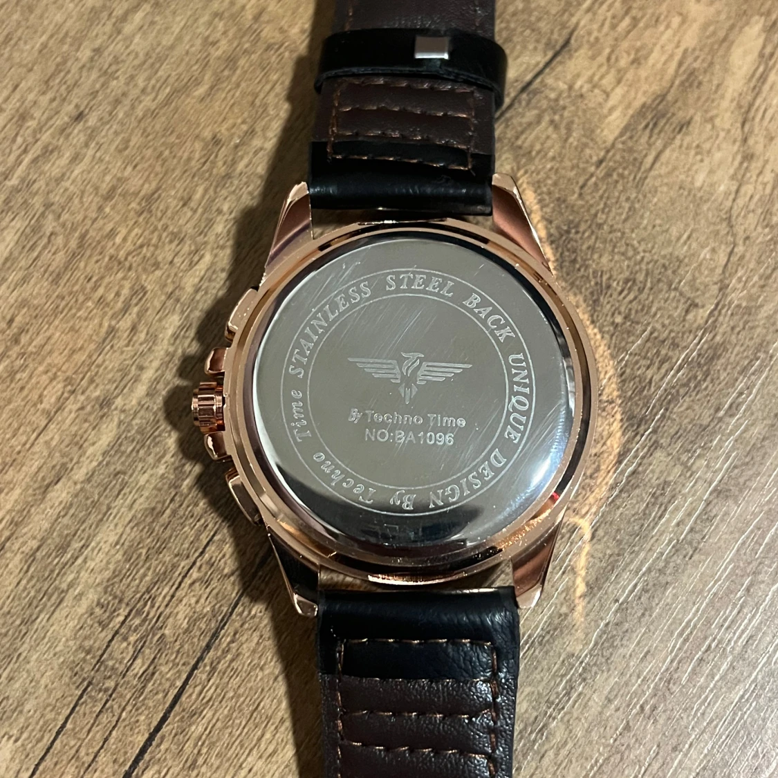 Svart och roséguld klocka från Geneva Design - 92