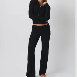 Mysset  - Säljer detta set då de endast kommit till användning vid 1 tillfälle så inprincip nyskick💗tröjan är xs och byxorna s