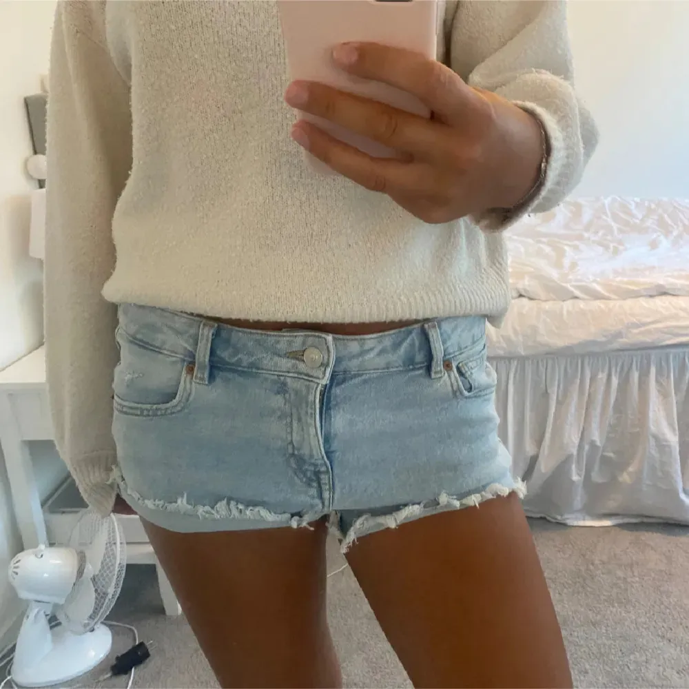 Snygga Lågmidjade shorts från zara🩷. Shorts.