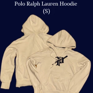 Vit Polo Ralph Lauren - Använt få tal gånger, väldigt skön och fin hoodie som sitter perfekt vid midjan och armarna! 