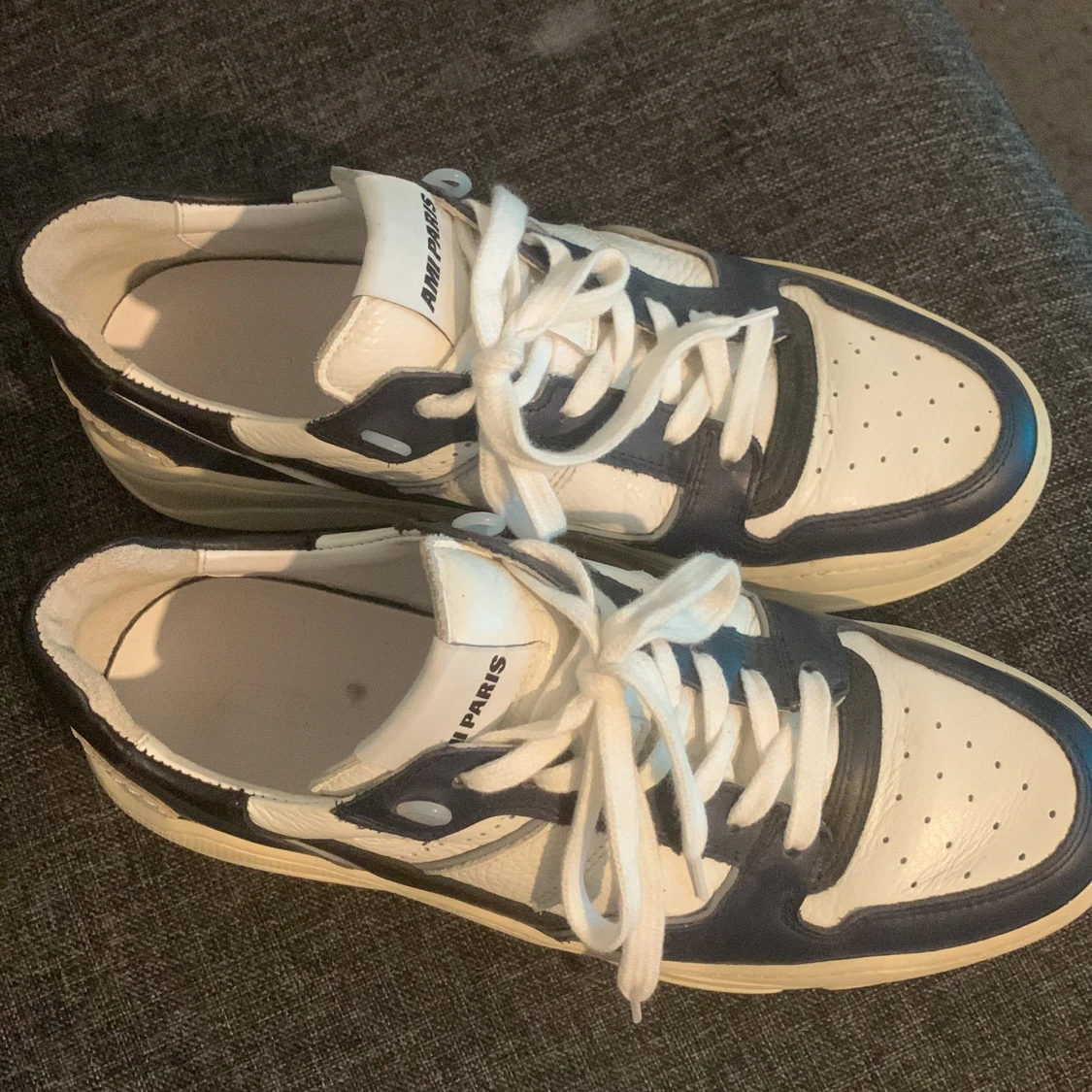 Svartvita sneakers från AMI Paris - 93