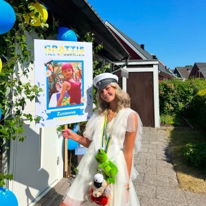 Student klänning - Säljer min underbara studentklänning från ida Sjöstedt😍 Endast använd under utspringet så är iprincip ny.           Pris:2000 men går att diskutera🫶🏻