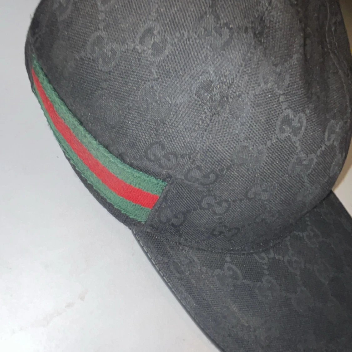 Gucci keps svart äkta