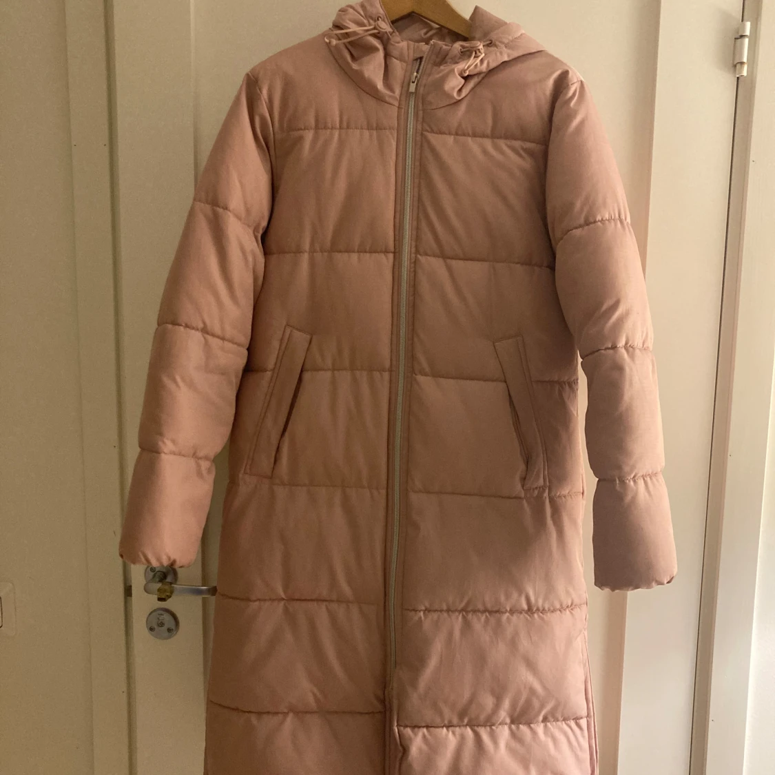 Rosa lång pufferjacka - 90