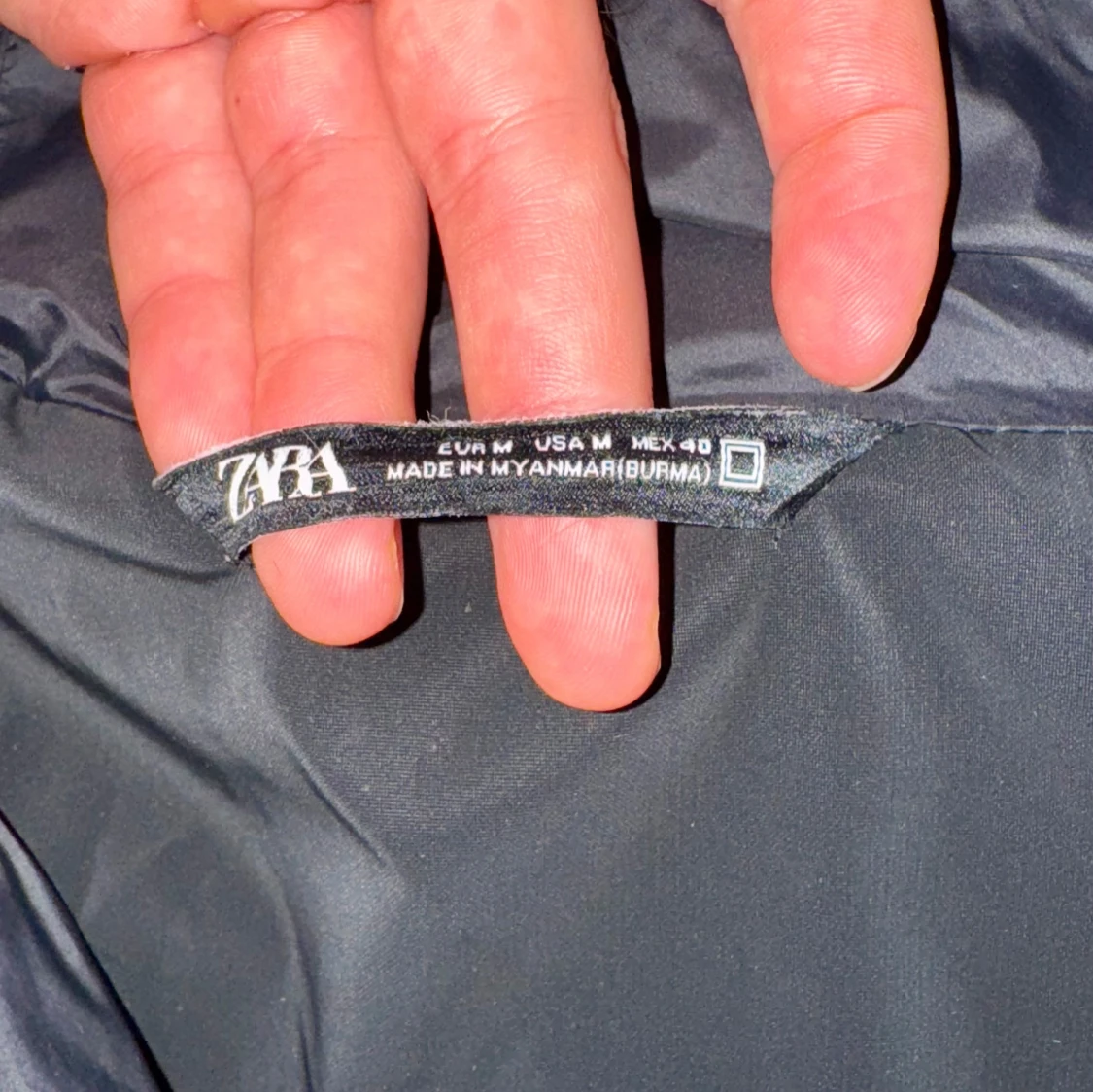 Svart pufferjacka Från Zara - 93